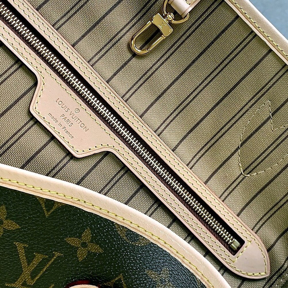 Louis Vuitton Monogram Neverfull GM Tote with Beige Lining - Picture 3 of 6